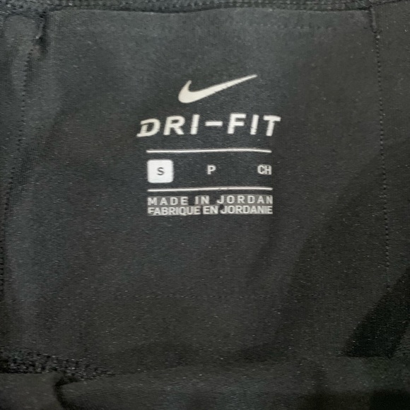 Nike Dri-fit women’s compression leggings. - Picture 5 of 5